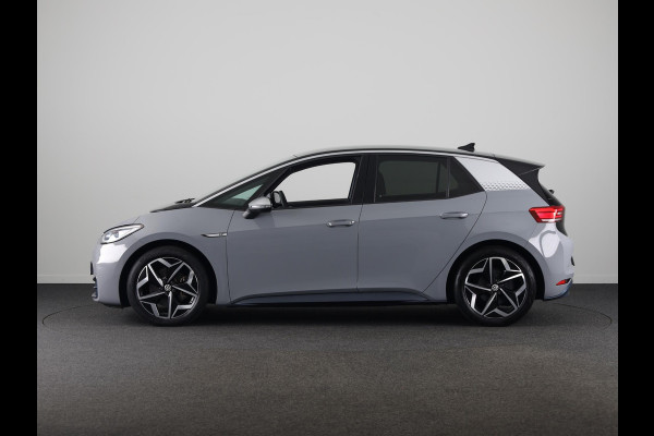 Volkswagen ID.3 First Plus 58 kWh 204 pk | Navigatie | Trekhaak (afneembaar) | Parkeersensoren | Achteruitrijcamera | Stoelverwarming | Matrix LED koplampen |