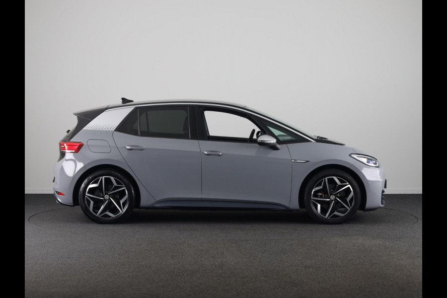 Volkswagen ID.3 First Plus 58 kWh 204 pk | Navigatie | Trekhaak (afneembaar) | Parkeersensoren | Achteruitrijcamera | Stoelverwarming | Matrix LED koplampen |