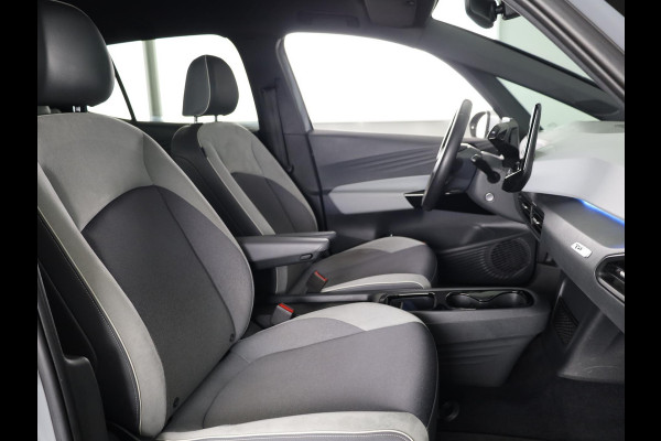 Volkswagen ID.3 First Plus 58 kWh 204 pk | Navigatie | Trekhaak (afneembaar) | Parkeersensoren | Achteruitrijcamera | Stoelverwarming | Matrix LED koplampen |