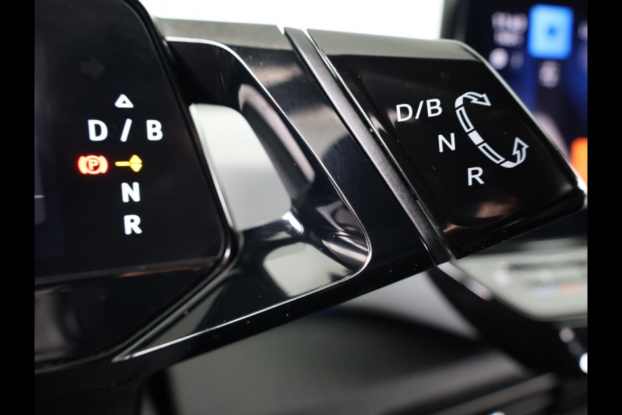 Volkswagen ID.3 First Plus 58 kWh 204 pk | Navigatie | Trekhaak (afneembaar) | Parkeersensoren | Achteruitrijcamera | Stoelverwarming | Matrix LED koplampen |