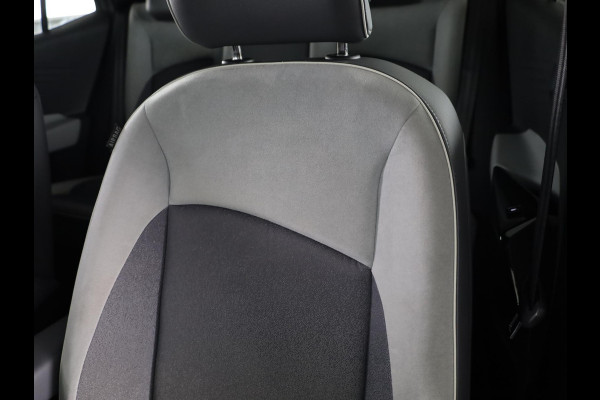 Volkswagen ID.3 First Plus 58 kWh 204 pk | Navigatie | Trekhaak (afneembaar) | Parkeersensoren | Achteruitrijcamera | Stoelverwarming | Matrix LED koplampen |