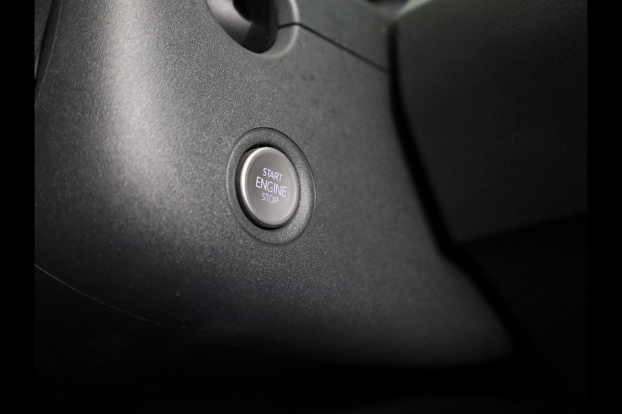 Volkswagen ID.3 First Plus 58 kWh 204 pk | Navigatie | Trekhaak (afneembaar) | Parkeersensoren | Achteruitrijcamera | Stoelverwarming | Matrix LED koplampen |