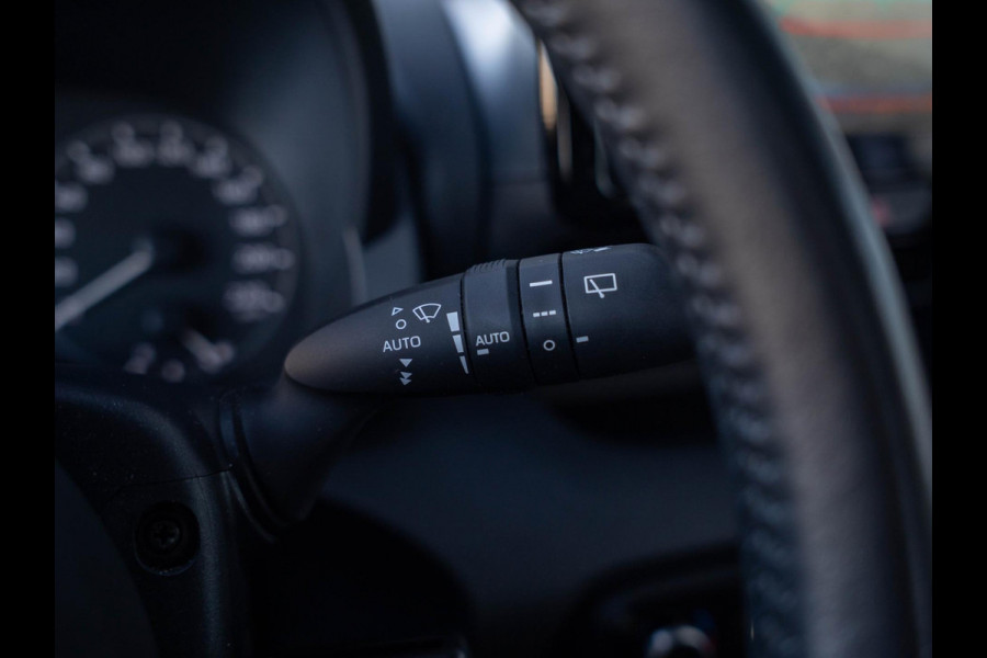 Toyota Yaris 1.5 Hybrid Active / Camera / Carplay / Active Cruise / NL-Auto