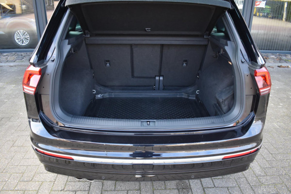 Volkswagen Tiguan 1.5 TSI ACT R-Line | LEDER | PANO | CAMERA | VIRTUAL COCKPIT | NAP | STOELVERWARMING
