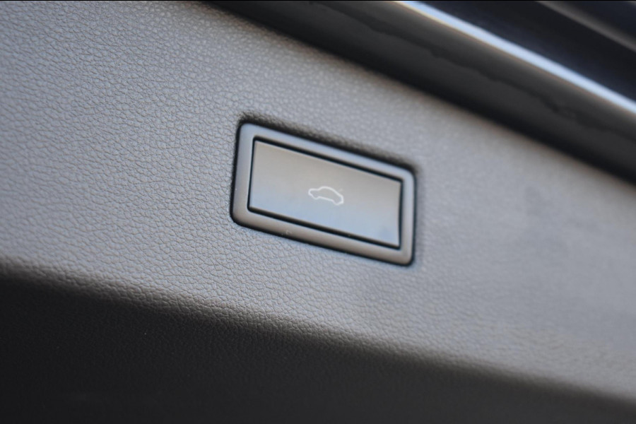 Volkswagen Tiguan 1.5 TSI ACT R-Line | LEDER | PANO | CAMERA | VIRTUAL COCKPIT | NAP | STOELVERWARMING