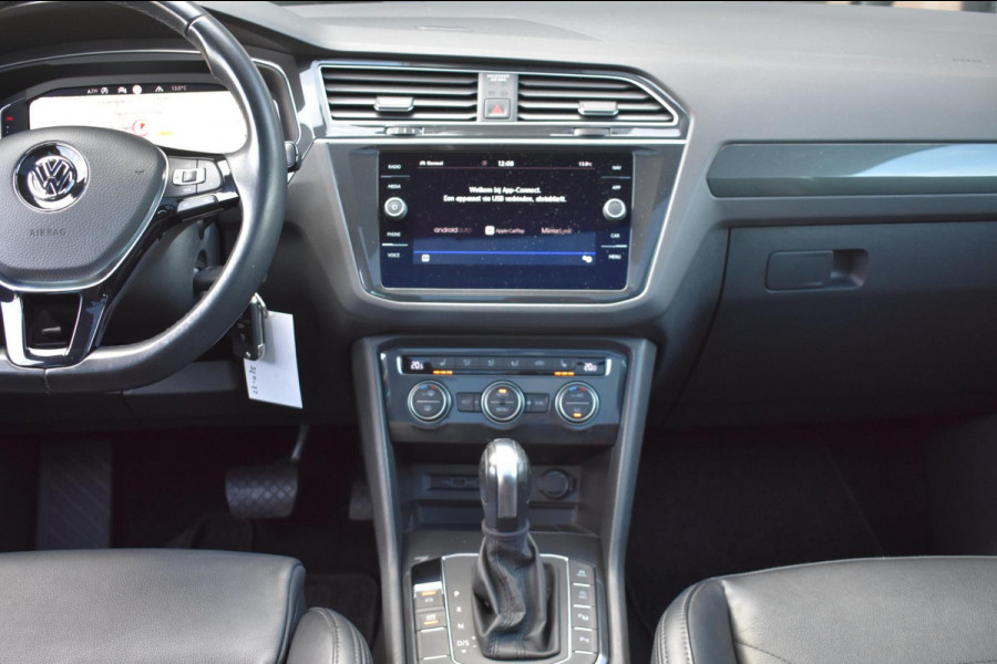 Volkswagen Tiguan 1.5 TSI ACT R-Line | LEDER | PANO | CAMERA | VIRTUAL COCKPIT | NAP | STOELVERWARMING