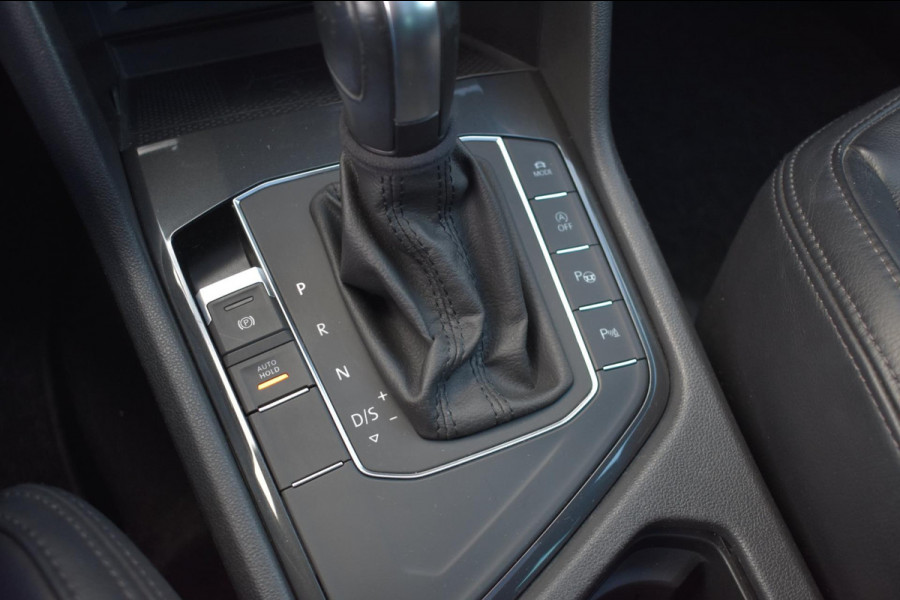 Volkswagen Tiguan 1.5 TSI ACT R-Line | LEDER | PANO | CAMERA | VIRTUAL COCKPIT | NAP | STOELVERWARMING