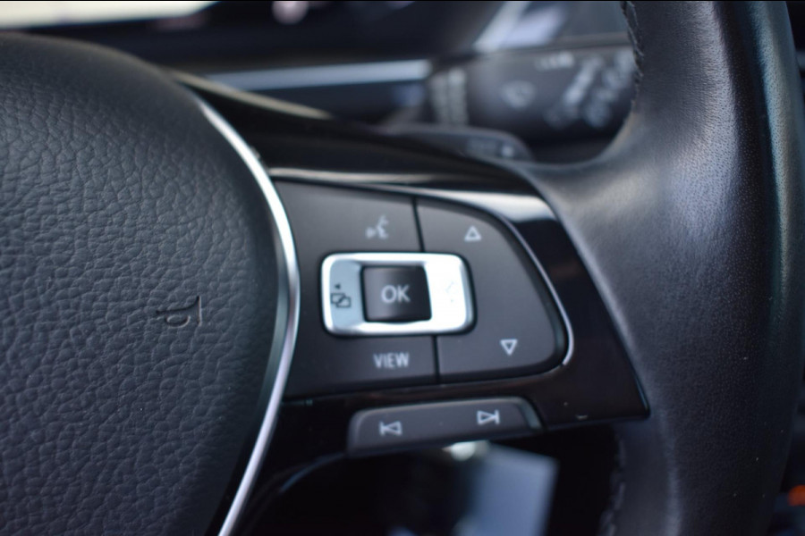 Volkswagen Tiguan 1.5 TSI ACT R-Line | LEDER | PANO | CAMERA | VIRTUAL COCKPIT | NAP | STOELVERWARMING