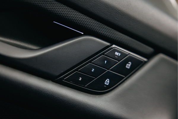 Porsche Taycan Cross Turismo 4 93 kWh | Sport Chrono | Stoelverwarming | Luchtvering | 360 camera |