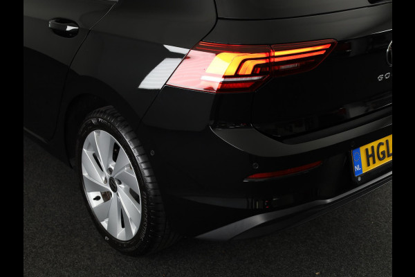 Volkswagen Golf 1.5 eHybrid Life Edition 204 pk Automaat (DSG) | Verlengde garantie | Navigatie via App | Parkeersensoren (Park assist) | Achteruitrijcamera | Adaptieve cruise control |