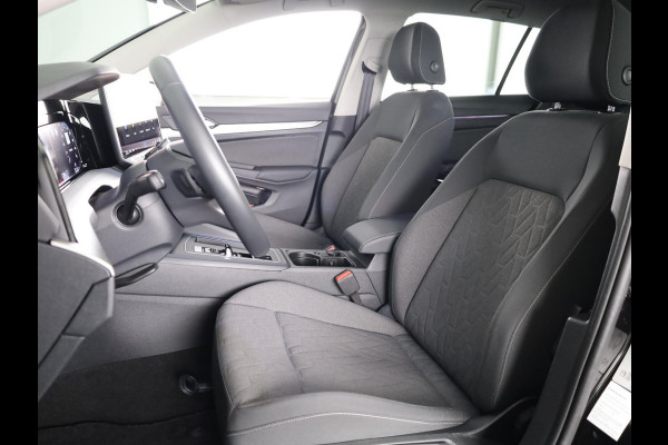Volkswagen Golf 1.5 eHybrid Life Edition 204 pk Automaat (DSG) | Verlengde garantie | Navigatie via App | Parkeersensoren (Park assist) | Achteruitrijcamera | Adaptieve cruise control |