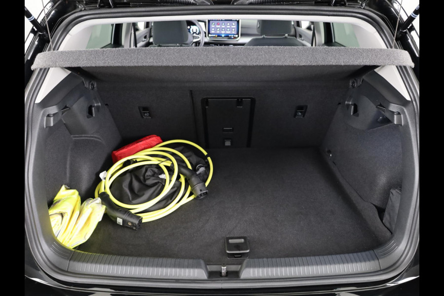 Volkswagen Golf 1.5 eHybrid Life Edition 204 pk Automaat (DSG) | Verlengde garantie | Navigatie via App | Parkeersensoren (Park assist) | Achteruitrijcamera | Adaptieve cruise control |