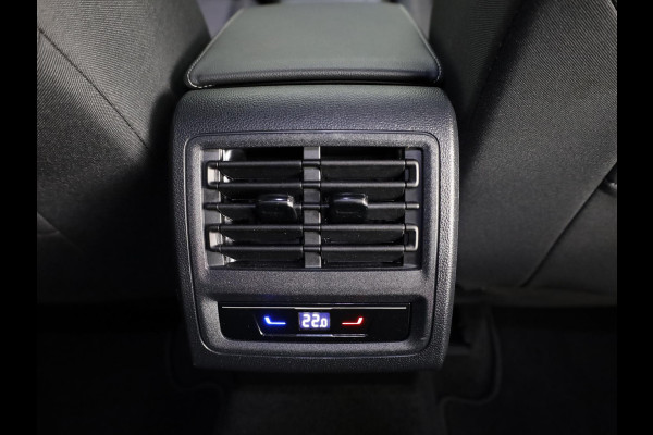 Volkswagen Golf 1.5 eHybrid Life Edition 204 pk Automaat (DSG) | Verlengde garantie | Navigatie via App | Parkeersensoren (Park assist) | Achteruitrijcamera | Adaptieve cruise control |