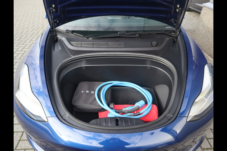 Tesla Model 3 Long Range AWD 75 kWh / Autopilot