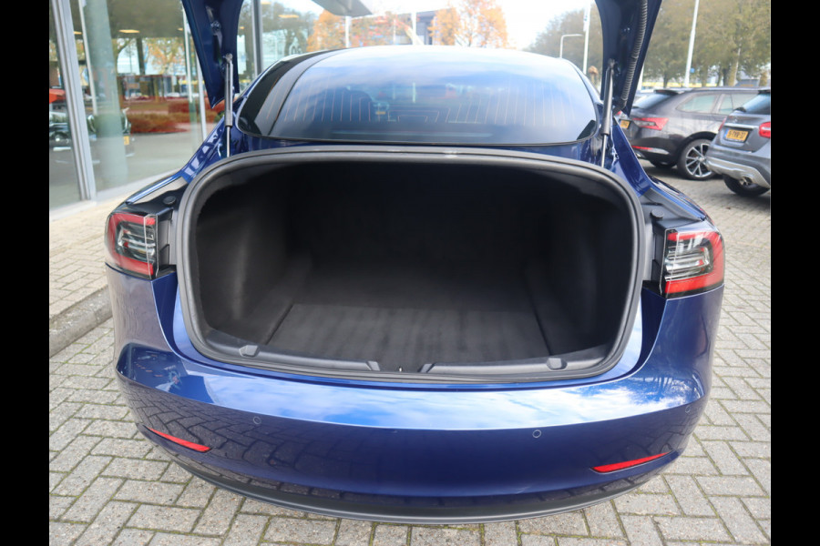 Tesla Model 3 Long Range AWD 75 kWh / Autopilot