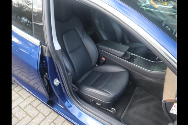 Tesla Model 3 Long Range AWD 75 kWh / Autopilot