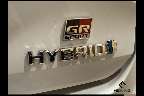 Toyota Corolla Touring Sports 2.0 Hybrid Business GR-Sport Trekhaak. Apple-carplay. Head-up display. Hollandse auto met NAP