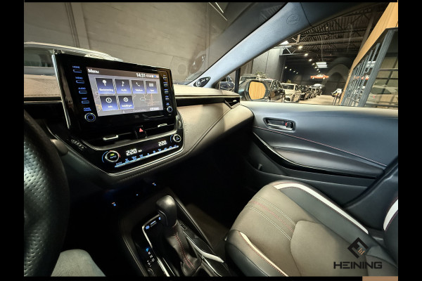 Toyota Corolla Touring Sports 2.0 Hybrid Business GR-Sport Trekhaak. Apple-carplay. Head-up display. Hollandse auto met NAP