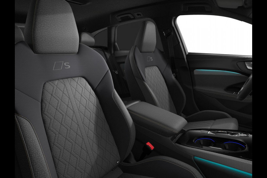 Audi A5 Avant S edition e-hybrid 220 kW / 299 PK Avant 7 versn. | Techniekpakket plus | Stoelen voor elektrisch | Privacy glas | Ambiente lichtpakket pro |