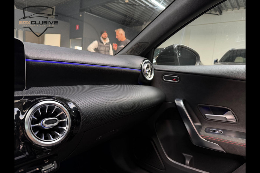 Mercedes-Benz A-Klasse 200 Business Solution AMG Pakket Camera/Ambiente/Keyless