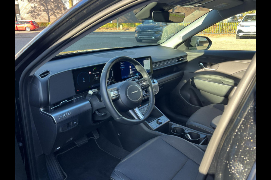 Hyundai Kona Elektro 160 kW Trend-Paket 3-Fase Lader | Dealeronderhouden | Fabrieksgarantie Hyundai tot 2029 | Stoel & Stuurverwarming | 360 camera | | Rijklaar Geleverd