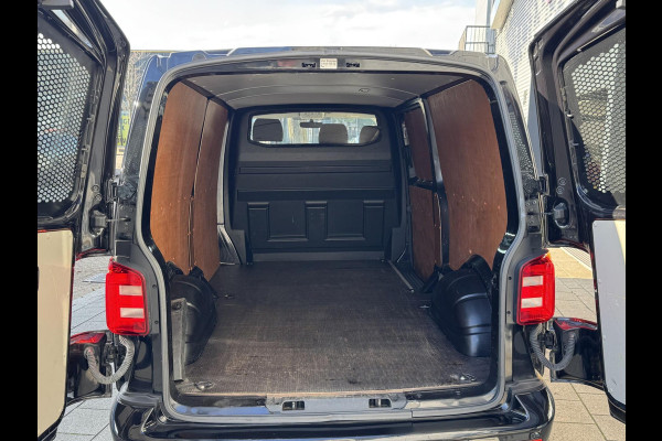 Volkswagen Transporter 2.0 TDI L2H1 4Motion Highline - AUTOMAAT - 67.000 KM I Navigatie I Airco I Schuif/kantel dak I PDC I LED