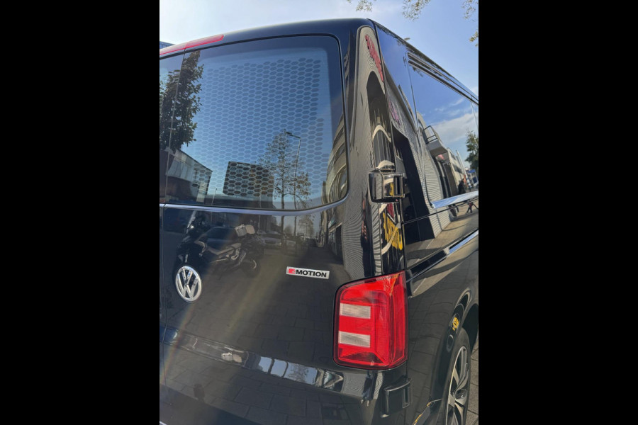 Volkswagen Transporter 2.0 TDI L2H1 4Motion Highline - AUTOMAAT - 67.000 KM I Navigatie I Airco I Schuif/kantel dak I PDC I LED