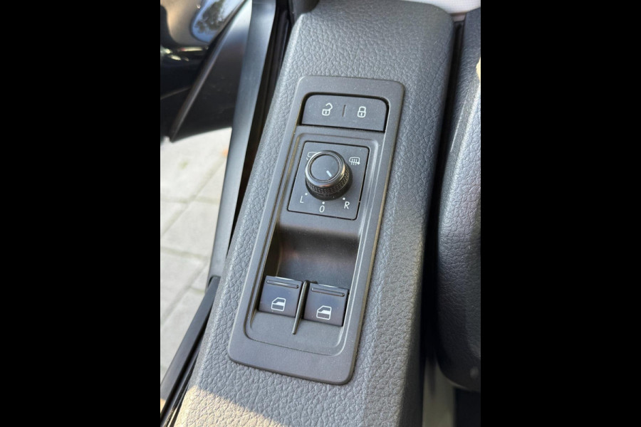 Volkswagen Transporter 2.0 TDI L2H1 4Motion Highline - AUTOMAAT - 67.000 KM I Navigatie I Airco I Schuif/kantel dak I PDC I LED
