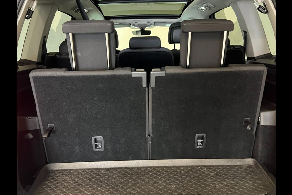 Volkswagen Touran 1.8 TSI Highline / R Line / 7-pers / Pano / NL-auto