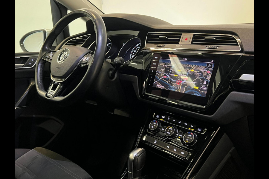 Volkswagen Touran 1.8 TSI Highline / R Line / 7-pers / Pano / NL-auto