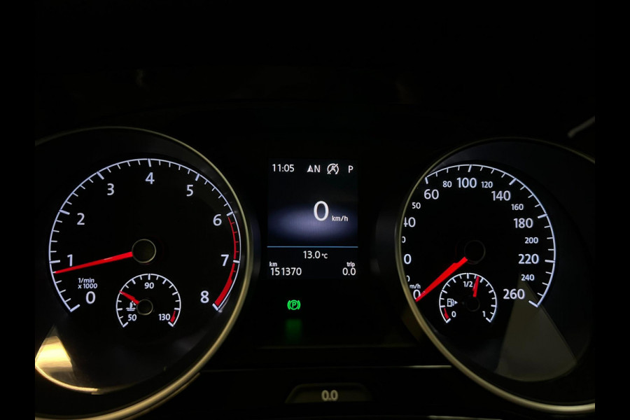 Volkswagen Touran 1.8 TSI Highline / R Line / 7-pers / Pano / NL-auto