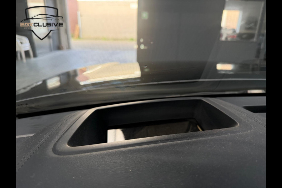 Land Rover Range Rover Velar 2.0 I4 Turbo AWD R-Dynamic SE Pano/Meridian