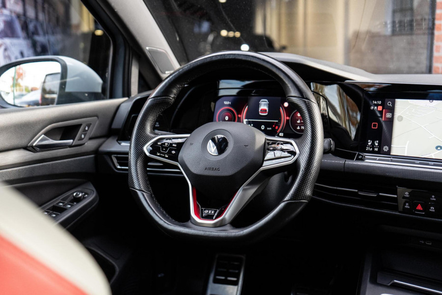 Volkswagen Golf 2.0 TSI GTI Pano / Memory / Harman Kardon