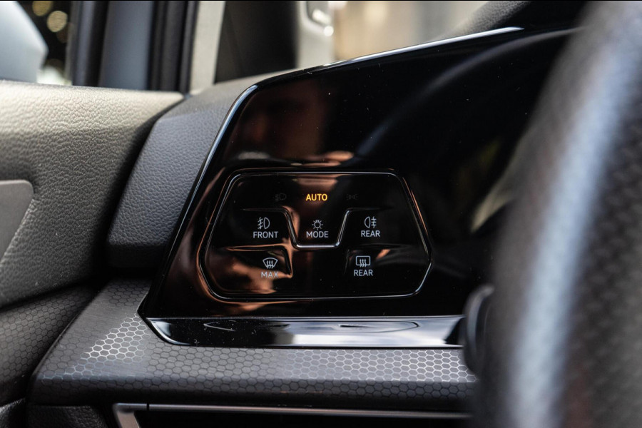 Volkswagen Golf 2.0 TSI GTI Pano / Memory / Harman Kardon