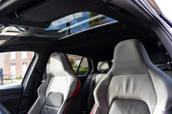 Volkswagen Golf 2.0 TSI GTI Pano / Memory / Harman Kardon