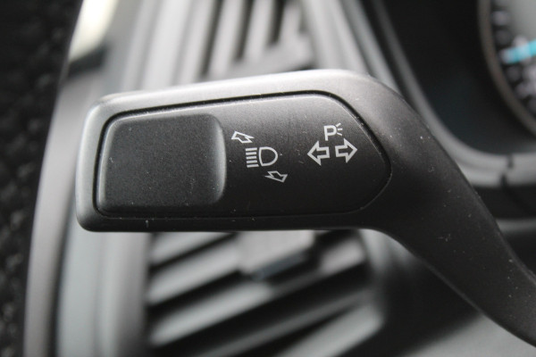 Ford EcoSport 1.0 EcoBoost Titanium , 125pk Hoge zit , slechts 39899km Climate control , Trekhaak , Navigatie , Bluetooth Parkeersensoren achter , Cruise control