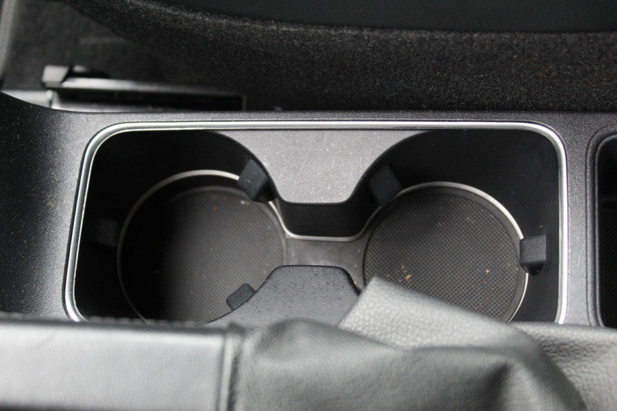 Ford EcoSport 1.0 EcoBoost Titanium , 125pk Hoge zit , slechts 39899km Climate control , Trekhaak , Navigatie , Bluetooth Parkeersensoren achter , Cruise control