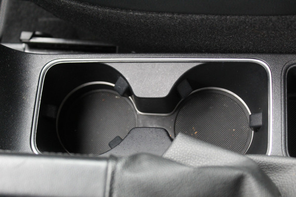 Ford EcoSport 1.0 EcoBoost Titanium , 125pk Hoge zit , slechts 39899km Climate control , Trekhaak , Navigatie , Bluetooth Parkeersensoren achter , Cruise control