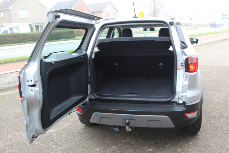 Ford EcoSport 1.0 EcoBoost Titanium , 125pk Hoge zit , slechts 39899km Climate control , Trekhaak , Navigatie , Bluetooth Parkeersensoren achter , Cruise control