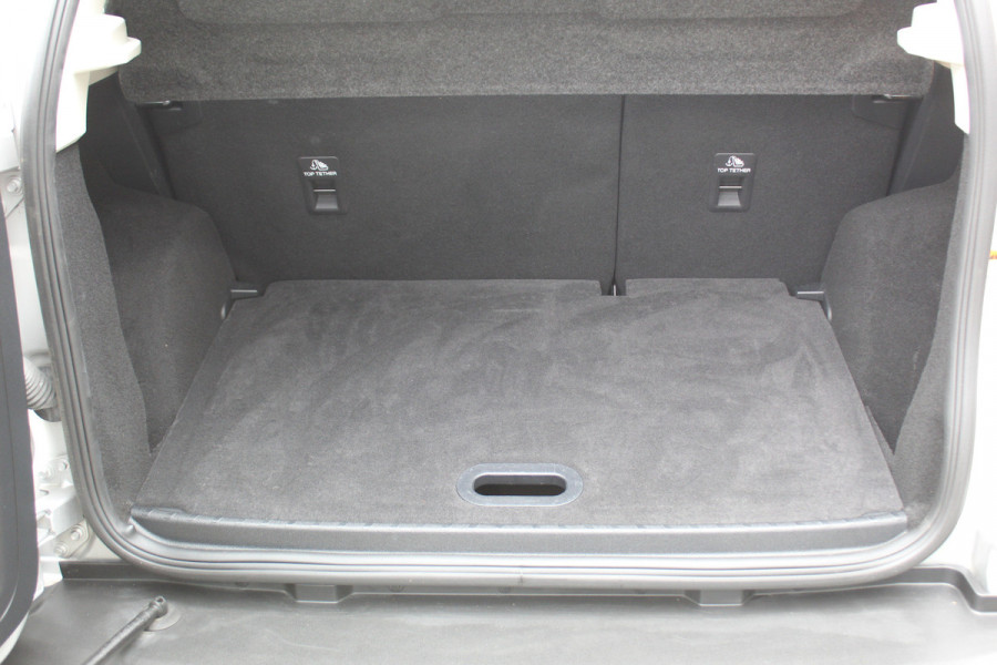 Ford EcoSport 1.0 EcoBoost Titanium , 125pk Hoge zit , slechts 39899km Climate control , Trekhaak , Navigatie , Bluetooth Parkeersensoren achter , Cruise control