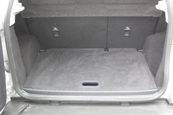 Ford EcoSport 1.0 EcoBoost Titanium , 125pk Hoge zit , slechts 39899km Climate control , Trekhaak , Navigatie , Bluetooth Parkeersensoren achter , Cruise control