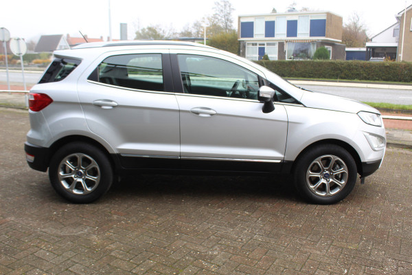 Ford EcoSport 1.0 EcoBoost Titanium , 125pk Hoge zit , slechts 39899km Climate control , Trekhaak , Navigatie , Bluetooth Parkeersensoren achter , Cruise control