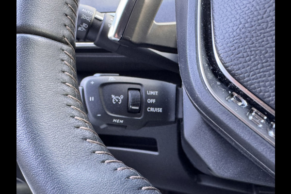 Peugeot 3008 1.2 PureTech Allure Pack Business | Trekhaak | Stoelverwarming | Camera | Carplay