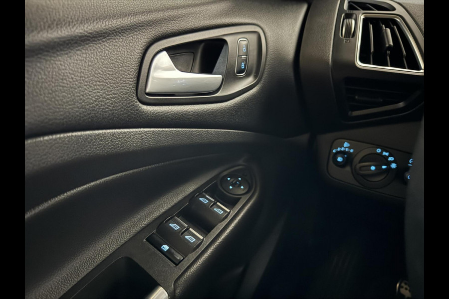 Ford Kuga 1.5 EcoBoost ST Line Navi Cruise Carplay PDC NAP