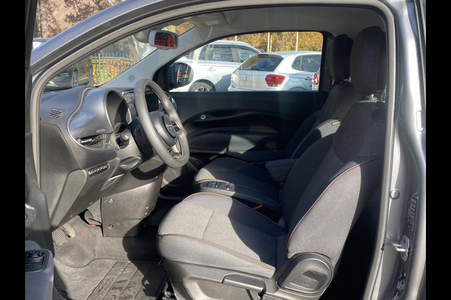 Fiat 500 Icon 42 kWh KEYLESS| STOELVERWARMING| CAMERA| DODE HOEK SENSOR| RIJKLAARPRIJS INCL. 12 MND BOVAG GARANTIE