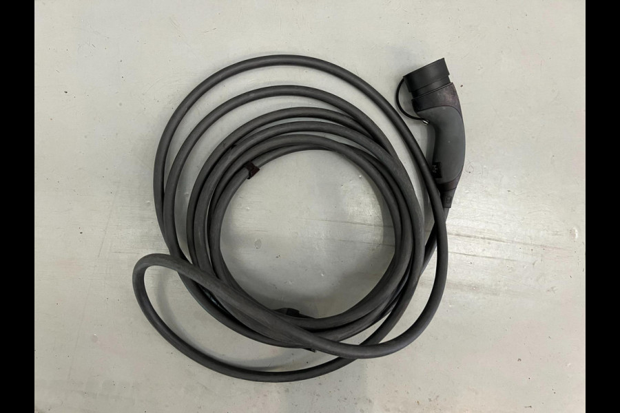 Mercedes-Benz C-Klasse Estate 300e / AMG / Pano / HUD / Memory