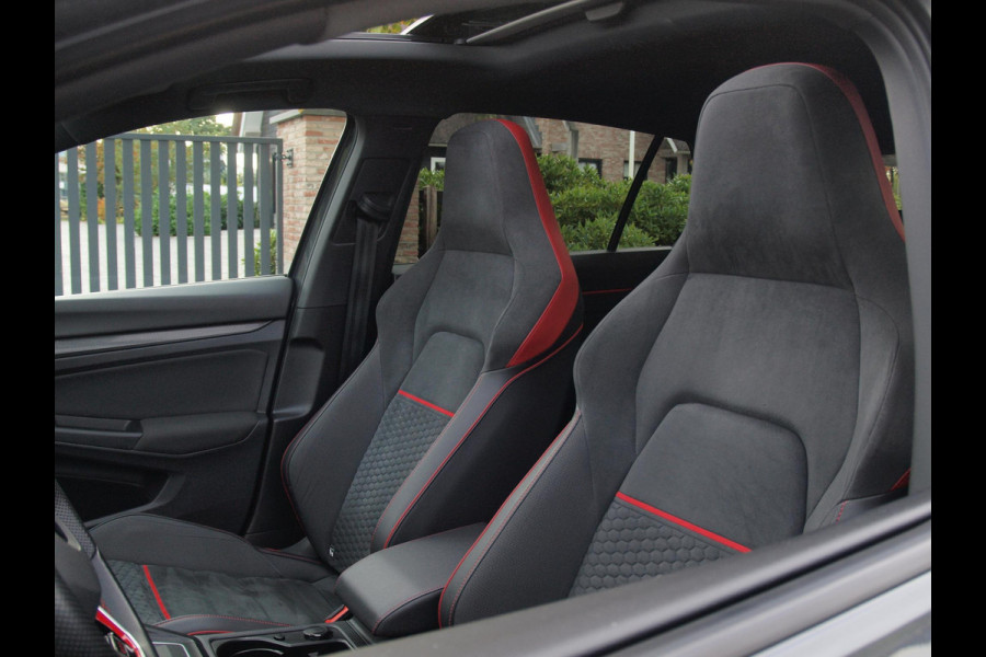 Volkswagen Golf 2.0 TSI GTI | Panoramadak | Camera | Apple Carplay | Cruise Control | Automaat |