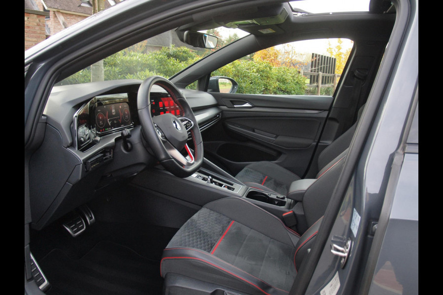 Volkswagen Golf 2.0 TSI GTI | Panoramadak | Camera | Apple Carplay | Cruise Control | Automaat |