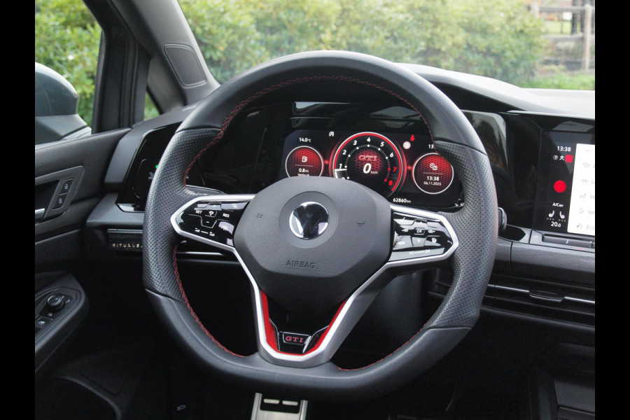 Volkswagen Golf 2.0 TSI GTI | Panoramadak | Camera | Apple Carplay | Cruise Control | Automaat |