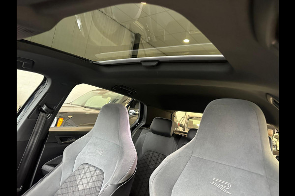 Volkswagen Golf 1.5 TSI R-Line Business+PANO+18'' LM VELGEN